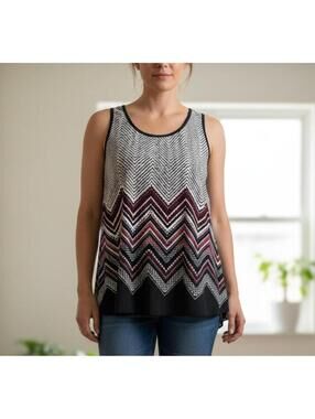TOP by Julie's closet size XL Sleeveless Chevron Patterned Tunic Top
